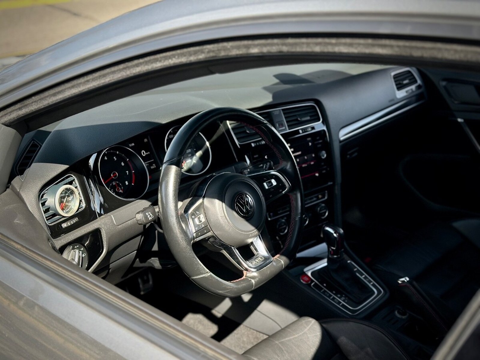 Volkswagen GOLF GTI 2018 - Imagen 7 de 10