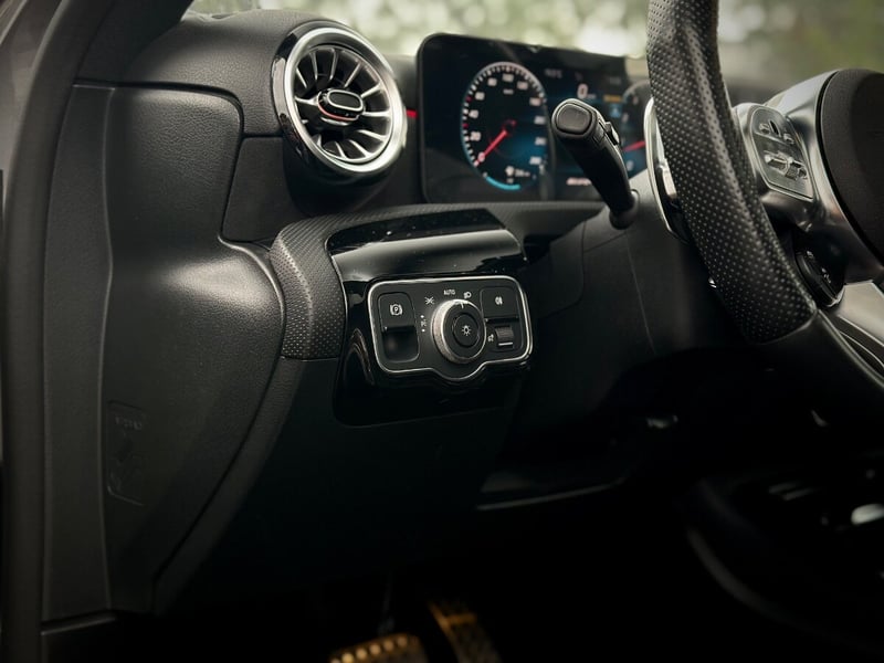 Mercedes-Benz A35 AMG 4MATIC 2023 - Imagen 9 de 10
