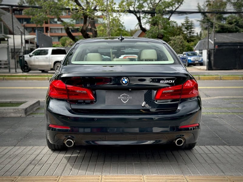 BMW 520I EXECUTIVE 2018 - Imagen 5 de 10