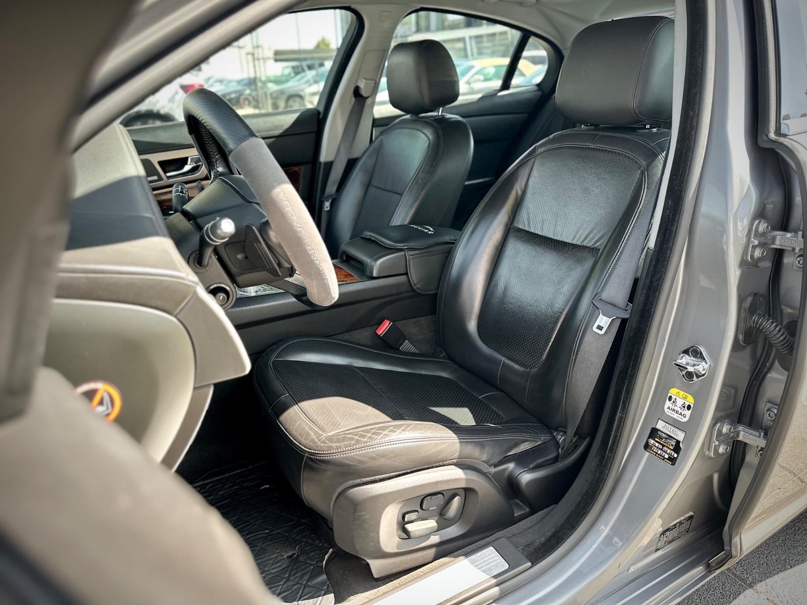 JAGUAR XF SV8 2009 - Imagen 8 de 10