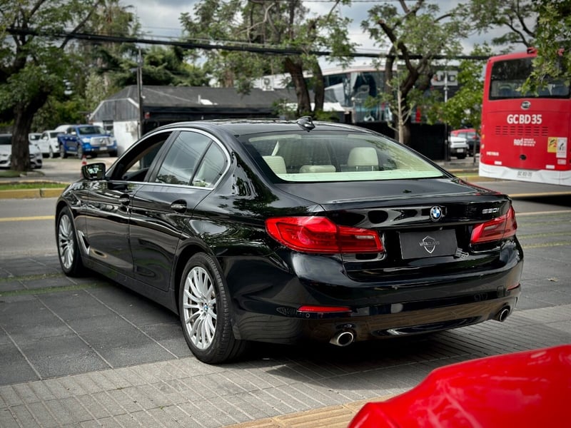 BMW 520I EXECUTIVE 2018 - Imagen 4 de 10