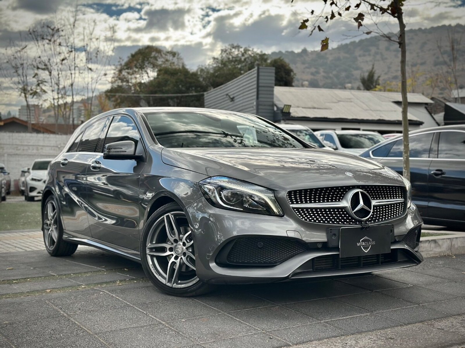 MERCEDES-BENZ A200 D 2017 - Imagen 3 de 10