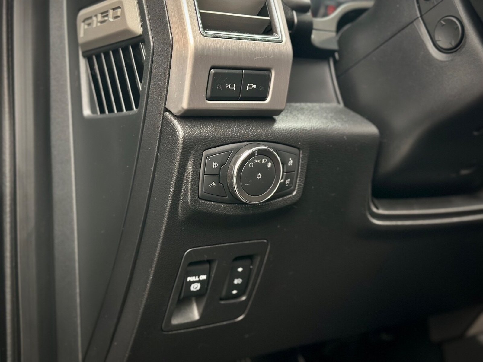FORD F-150 PLATINUM 2019 - Imagen 9 de 10