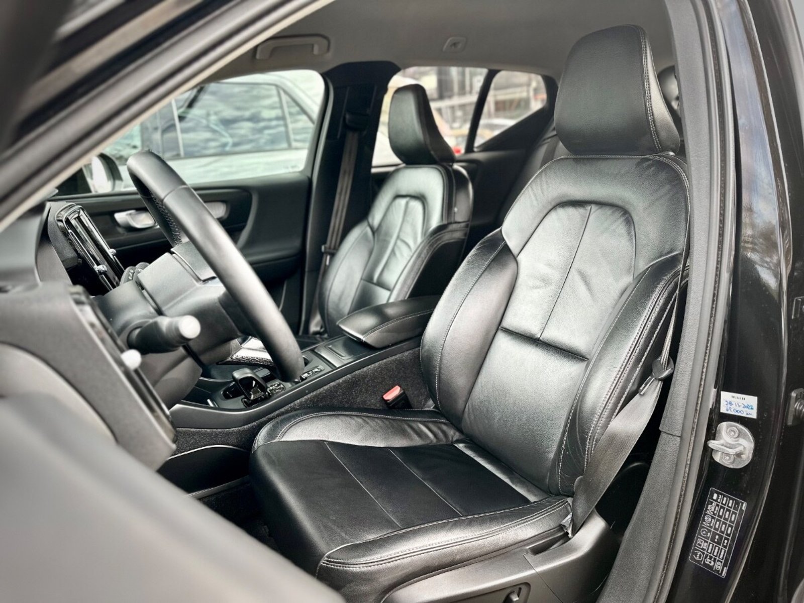VOLVO XC40 T4 PLUS 2022 - Imagen 9 de 10