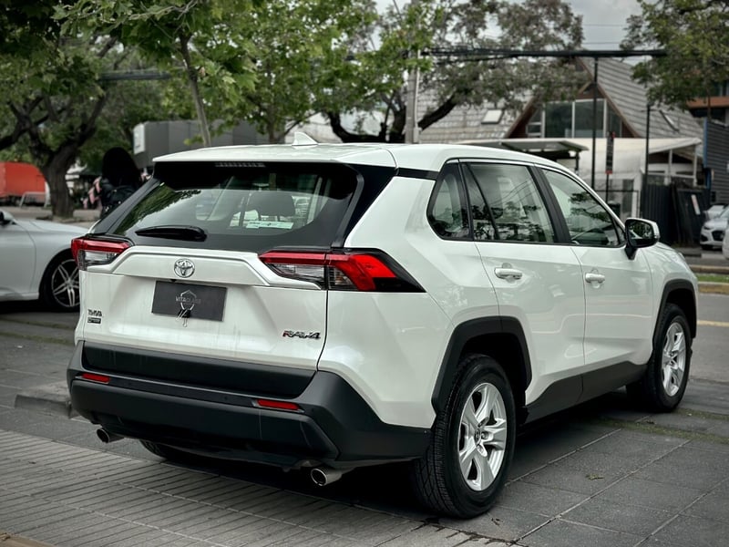Toyota RAV 4 LE 2022 - Imagen 6 de 10