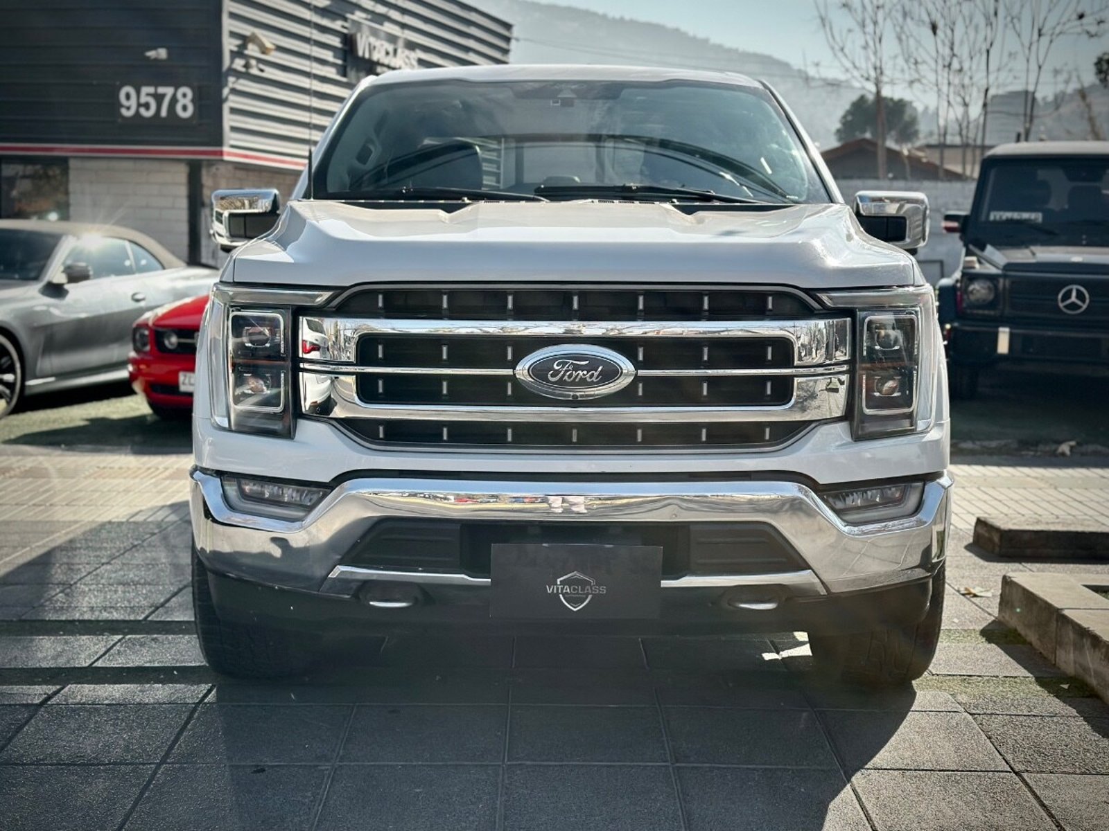 Ford F-150 LARIAT LUXURY 2022 - Foto 2 de 10