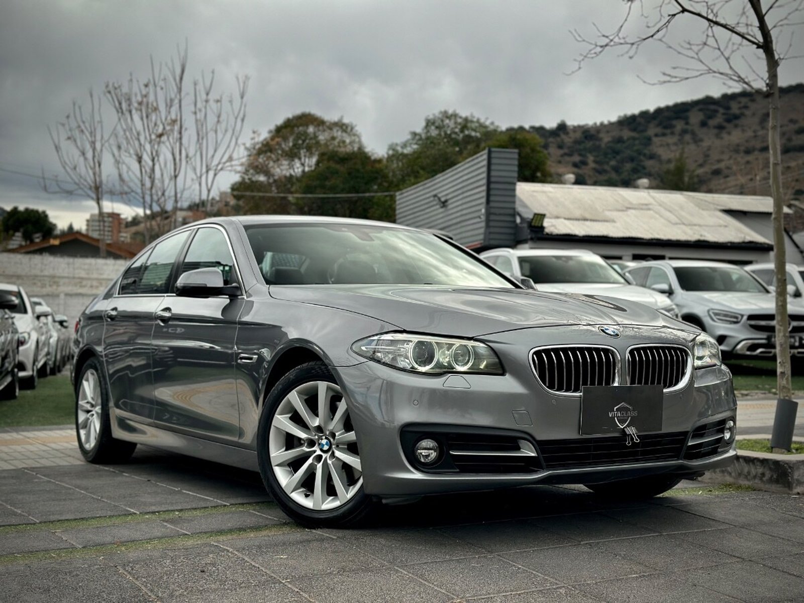 BMW 520I EXECTUVE 2014 - Foto 2 de 9