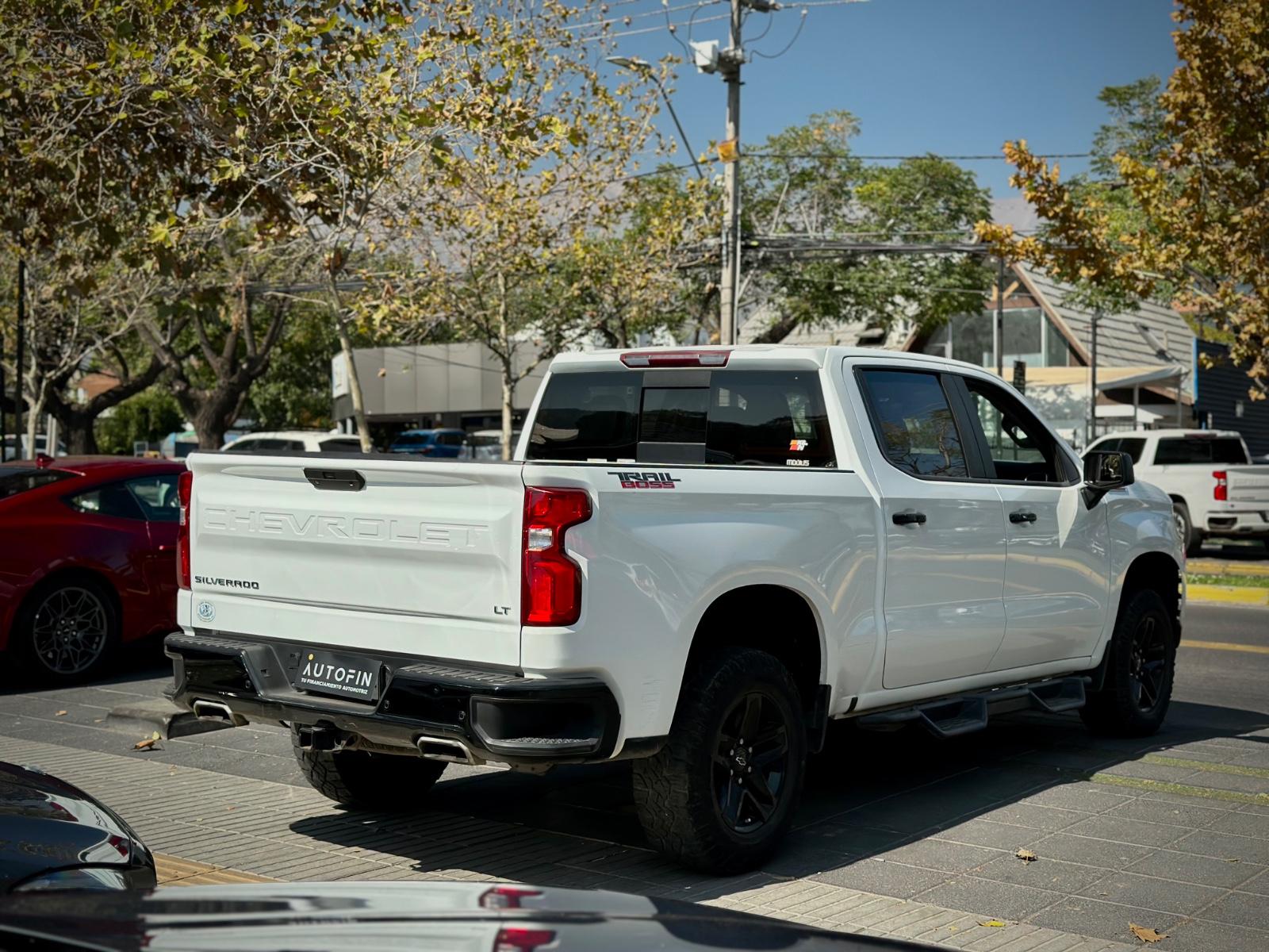 CHEVROLET SILVERADO LT Z71 TRAIL BOSS 2021 - Imagen 5 de 9
