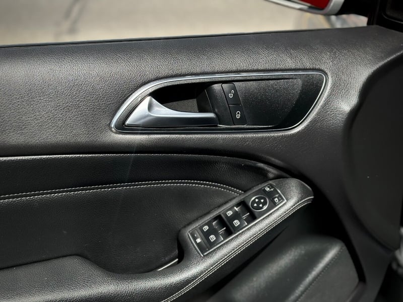 Mercedes-Benz B200 URBAN 2020 - Imagen 8 de 10