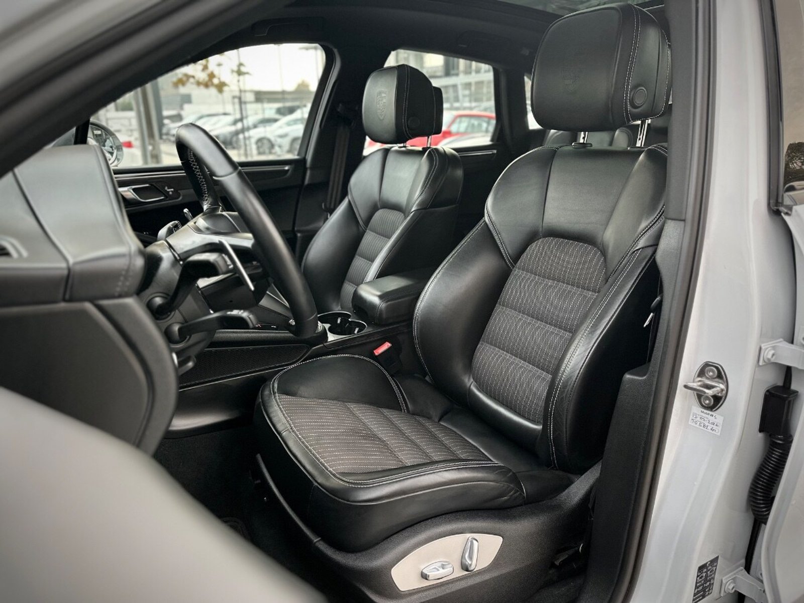 PORSCHE MACAN T 4X4 2025 - Imagen 9 de 10