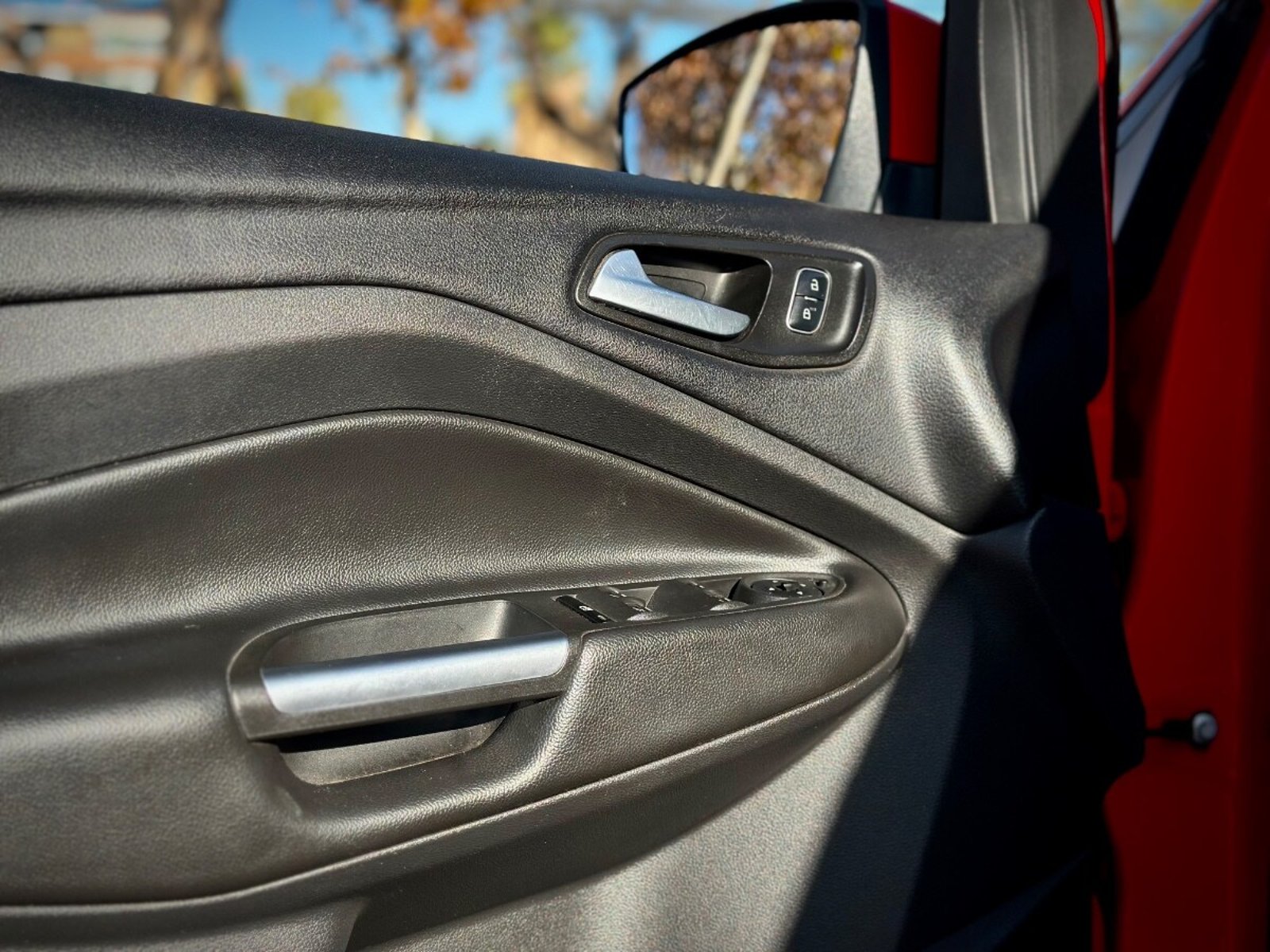 Ford ESCAPE SE ECOBOOST 2018 - Imagen 8 de 10