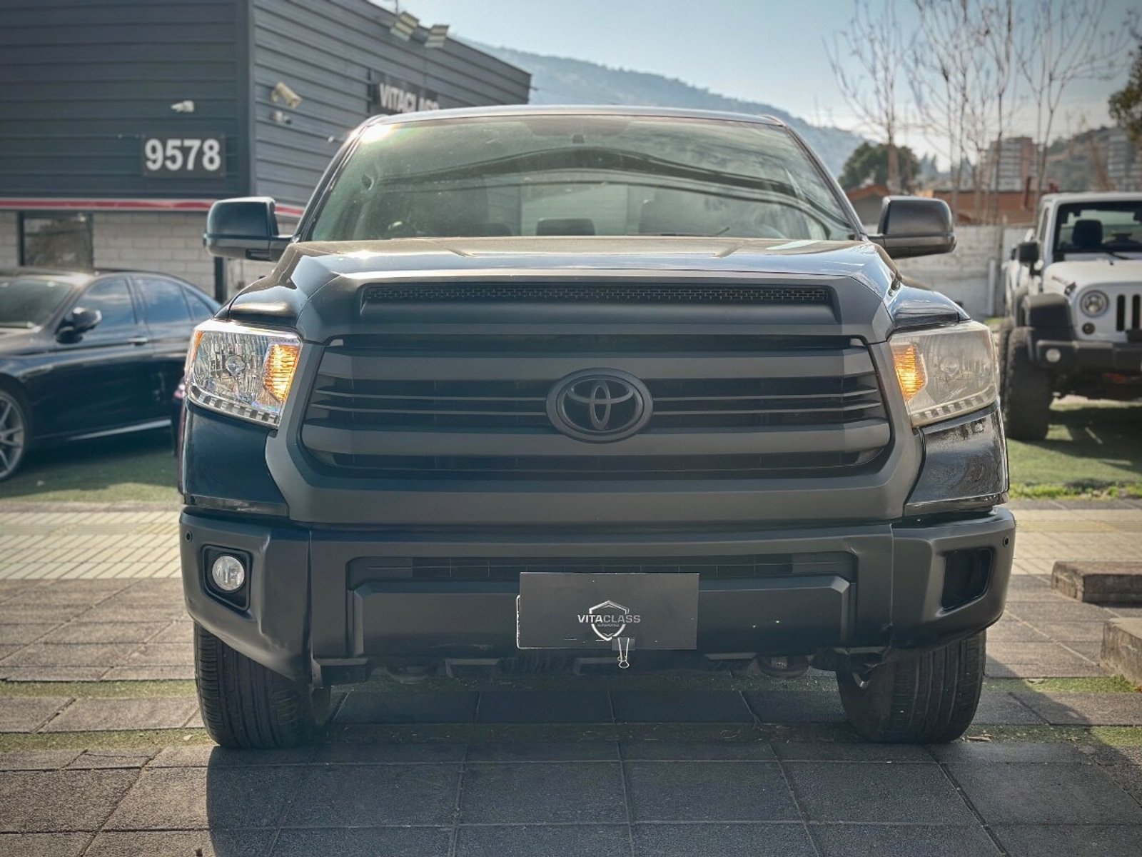Toyota TUNDRA SR5 2018 - Foto 2 de 10