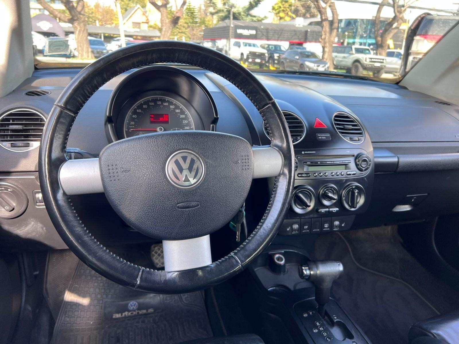 VOLKSWAGEN BEETLE 2.5 CABRIOLET 2009 - Imagen 10 de 10