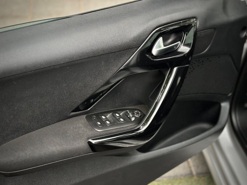 Peugeot 208 BLUEHDI ALLURE PACK 2019 - Imagen 8 de 10