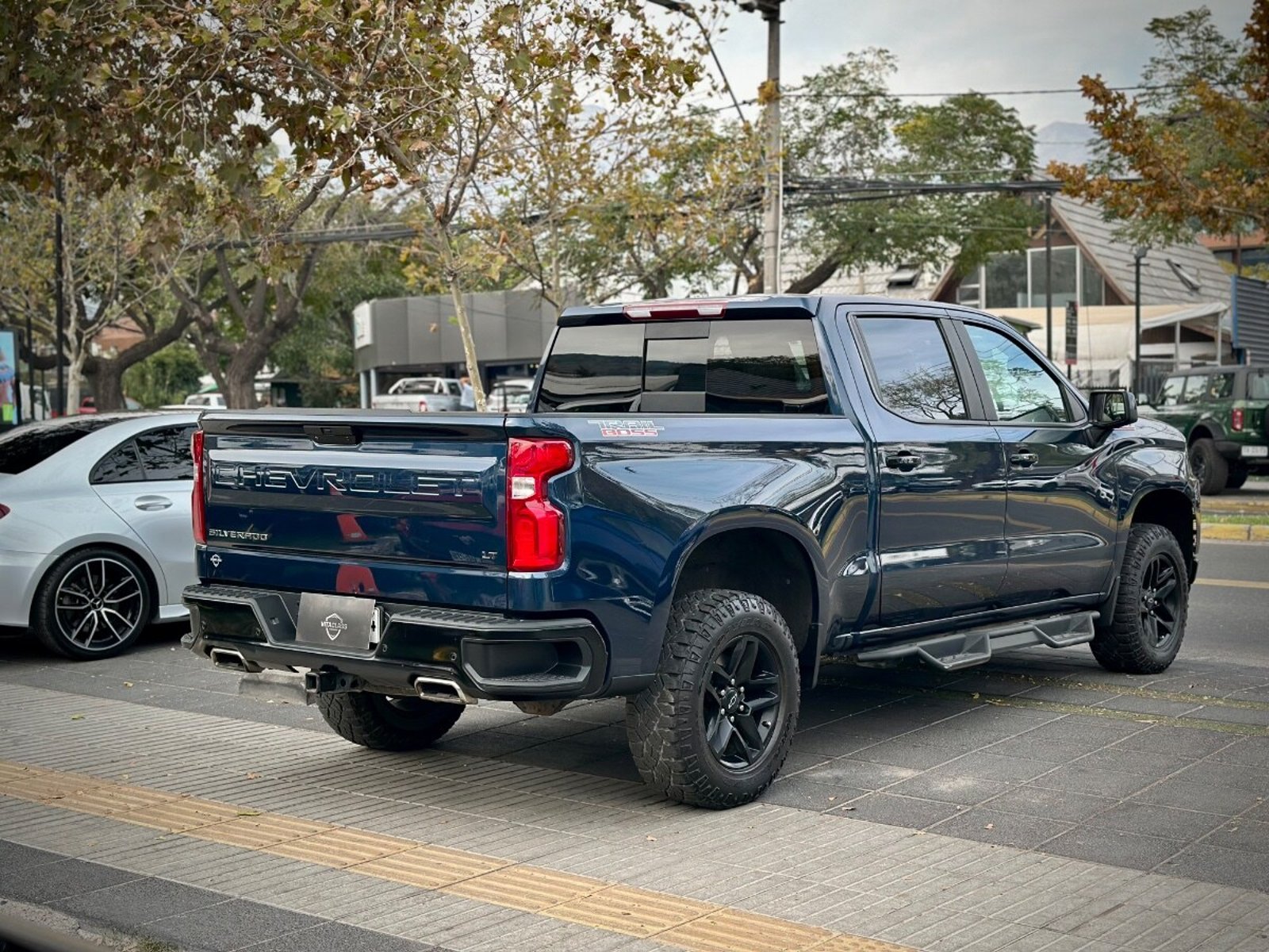 CHEVROLET SILVERADO LT Z71 TRAIL BOSS 2022 - Imagen 6 de 10