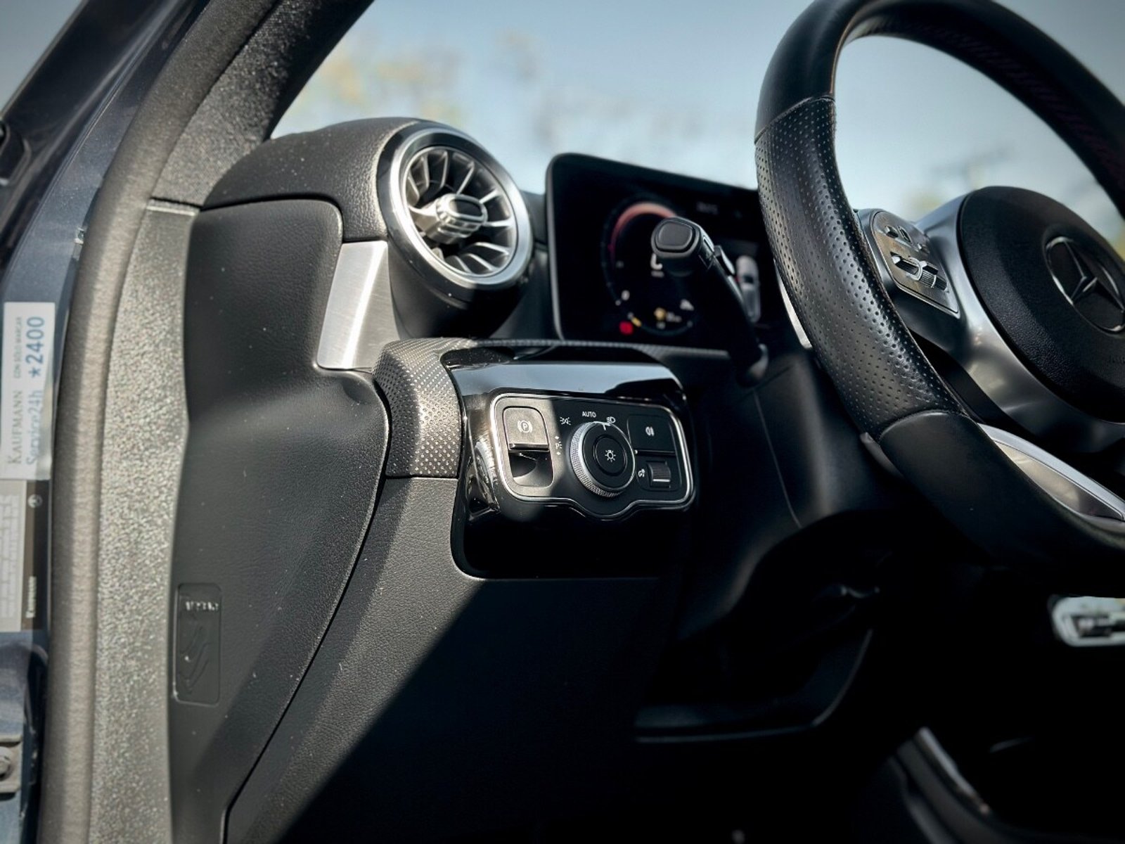 MERCEDES-BENZ A250 AMG LINE 2020 - Imagen 9 de 10