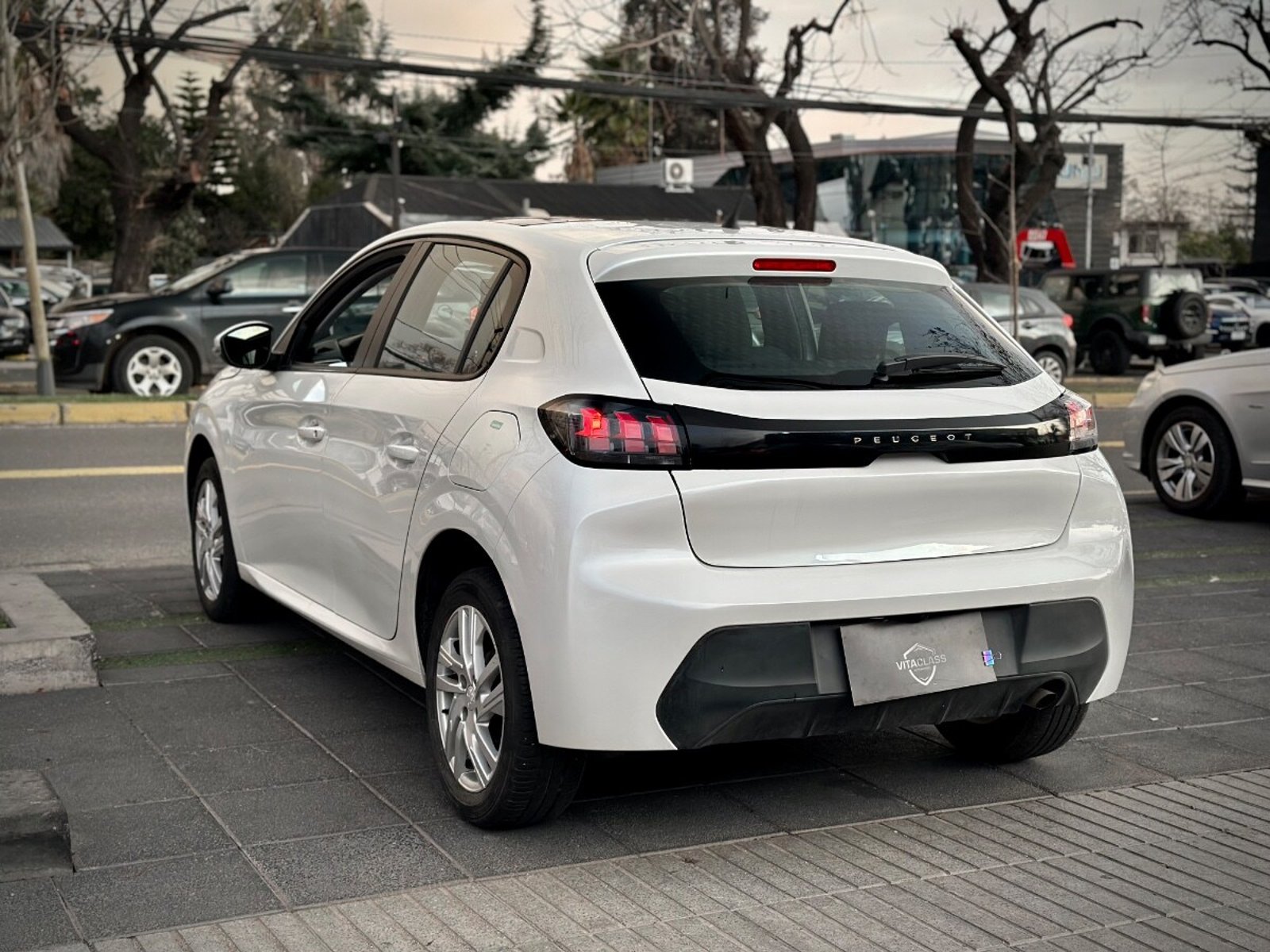 Peugeot 208 ACTIVE PACK 2023 - Foto 4 de 10