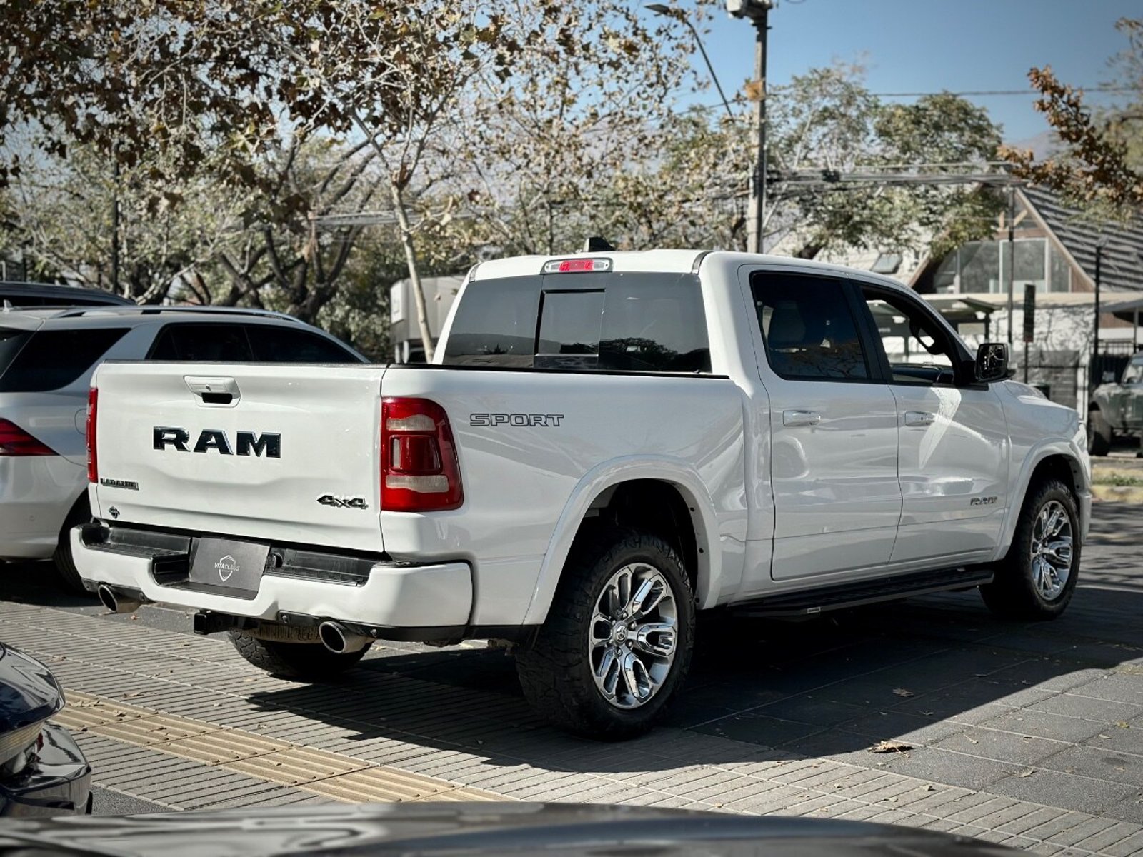 RAM 1500 LARAMIE SPORT 2023 - Imagen 6 de 10