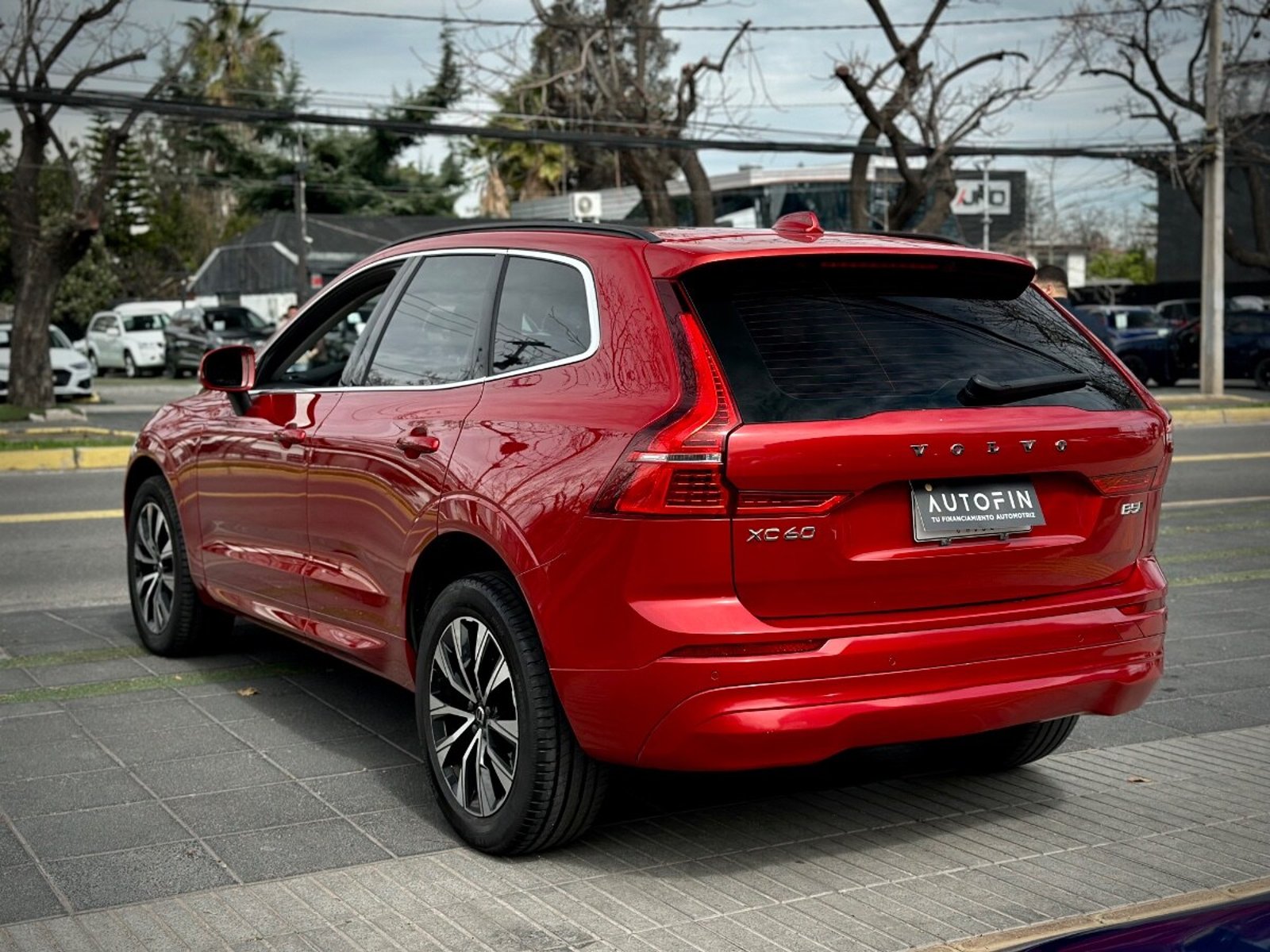 Volvo XC60 B5 PLUS HYBRID 2024 - Foto 4 de 10