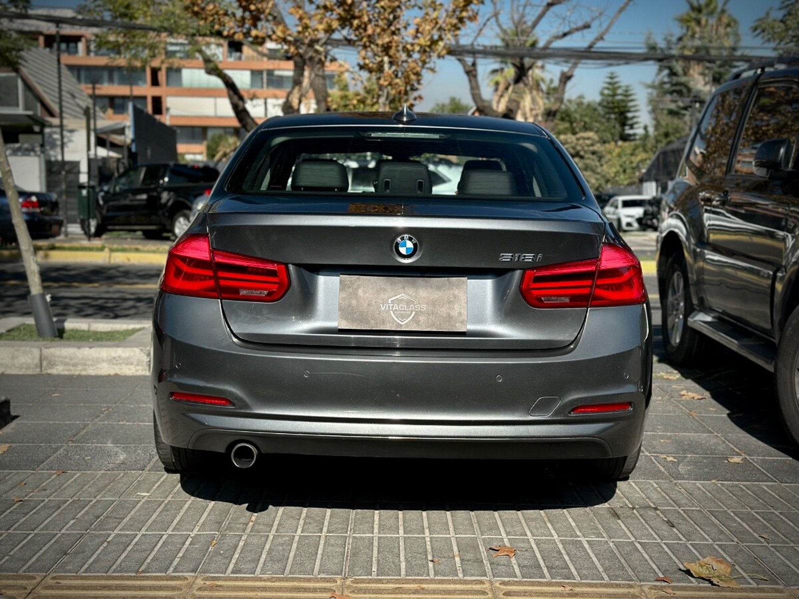 BMW 318 LCI 2016 - Imagen 5 de 10