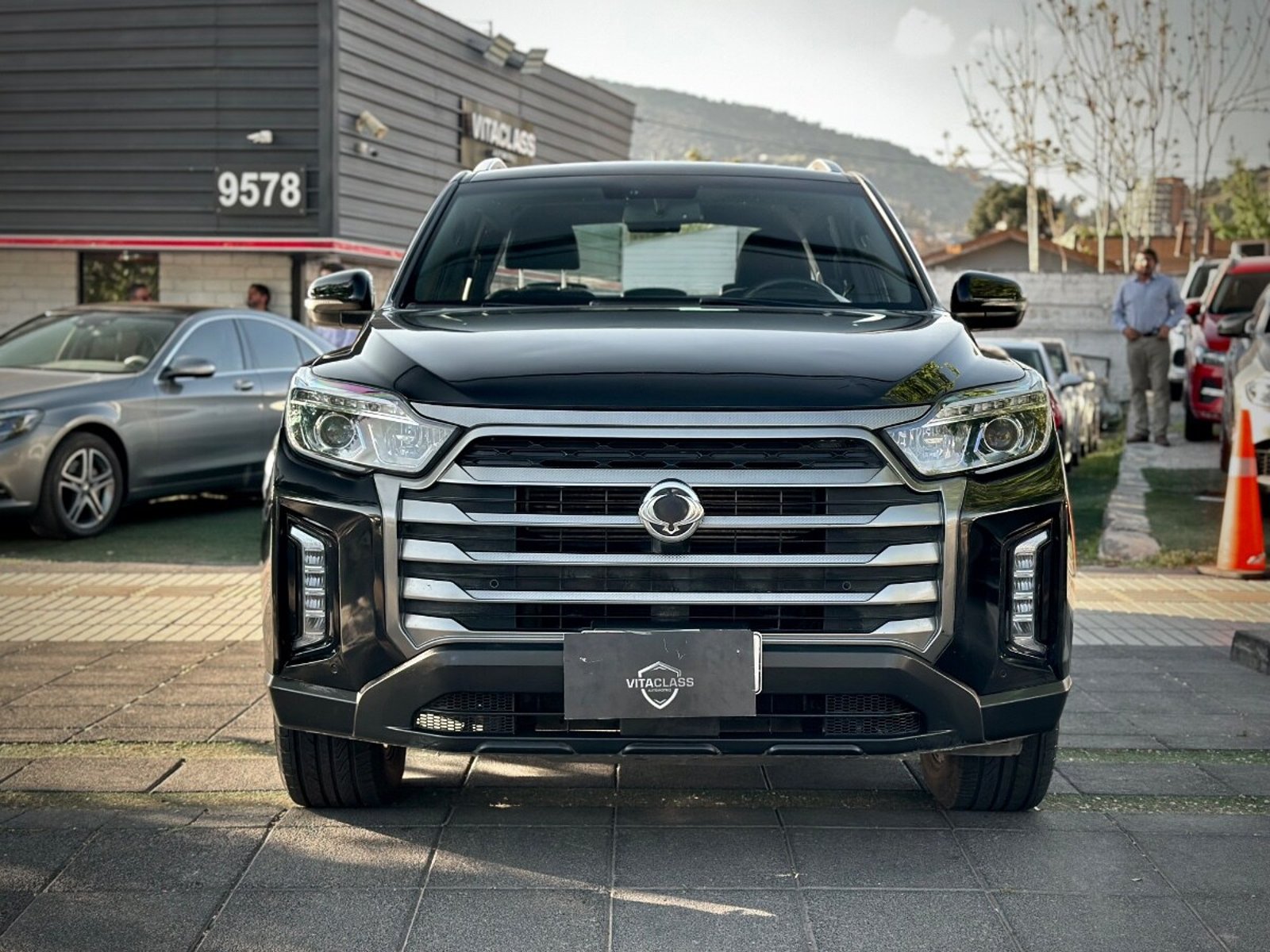 SsangYong MUSSO GRAND 2.2D LIMITED 2023 - Foto 2 de 10