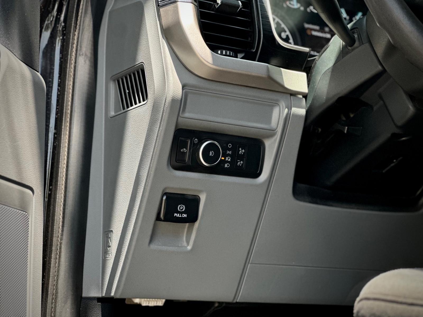 FORD F-150 XLT 2022 - Imagen 9 de 10