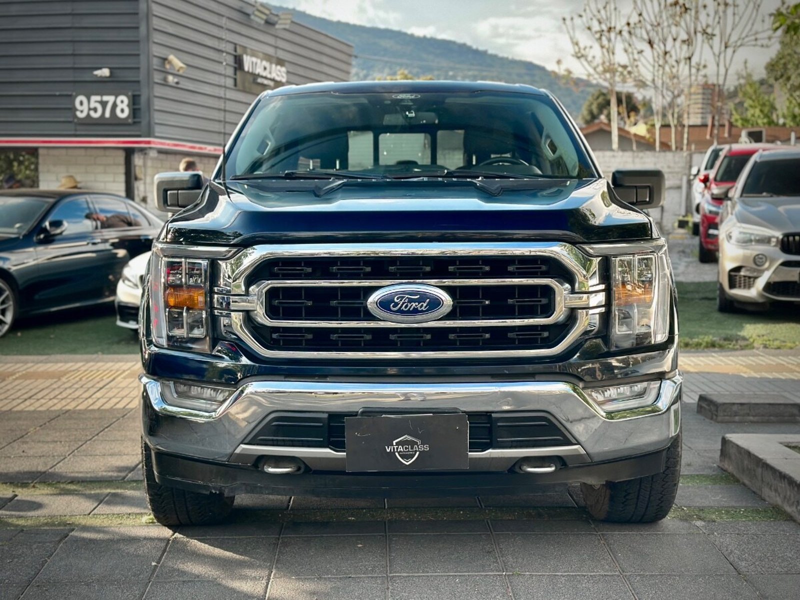 Ford F-150 XLT 4X4 2022 - Foto 2 de 10