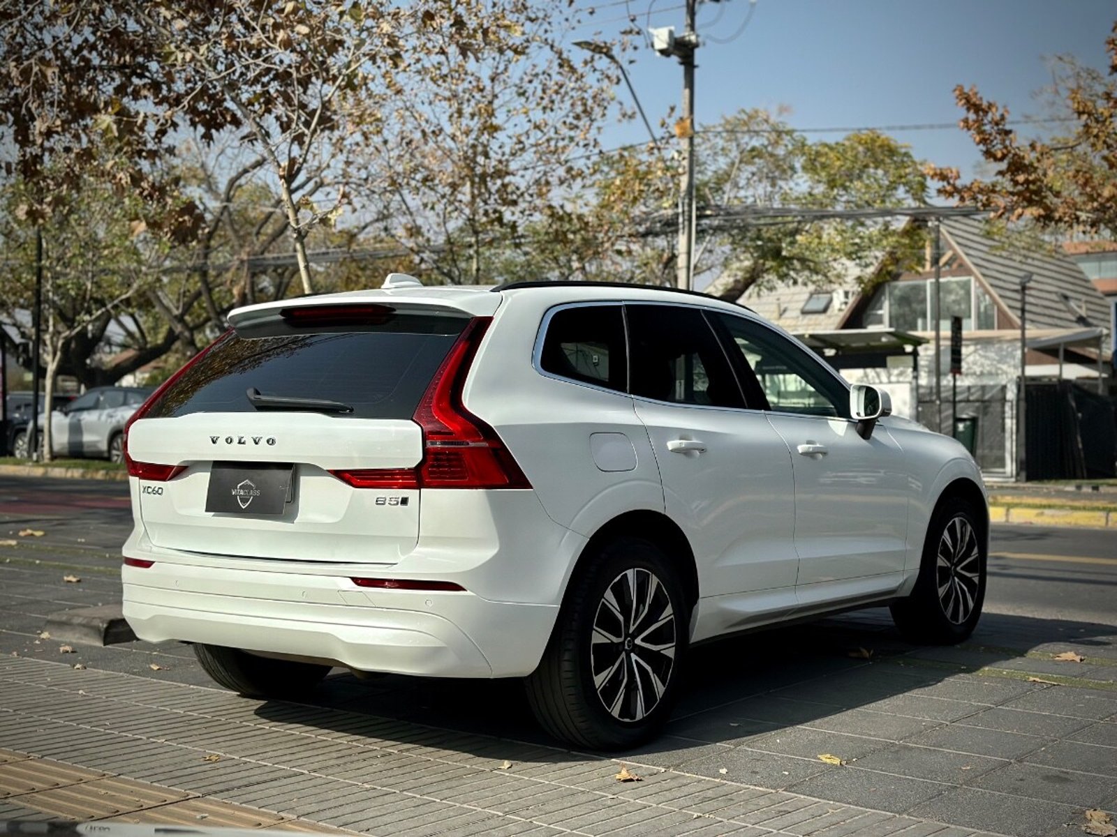 VOLVO XC60 B5 PLUS AWD HIBRIDA 2024 - Imagen 6 de 10