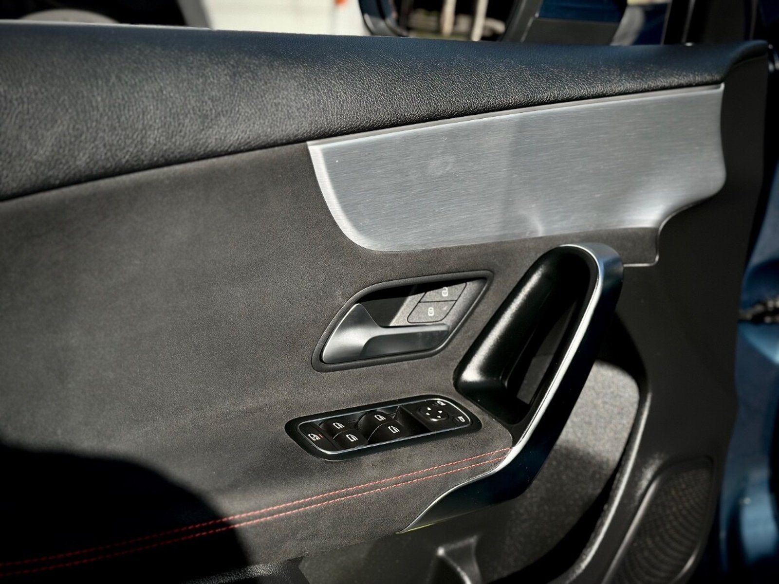 MERCEDES-BENZ A250 AMG LINE 2020 - Imagen 8 de 10