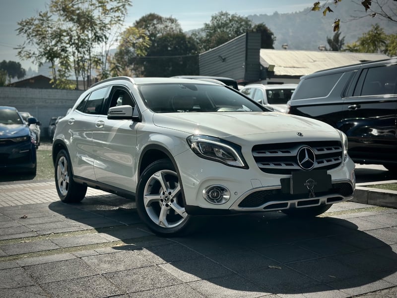 Mercedes-Benz GLA 200 d 2018 - Imagen 3 de 10