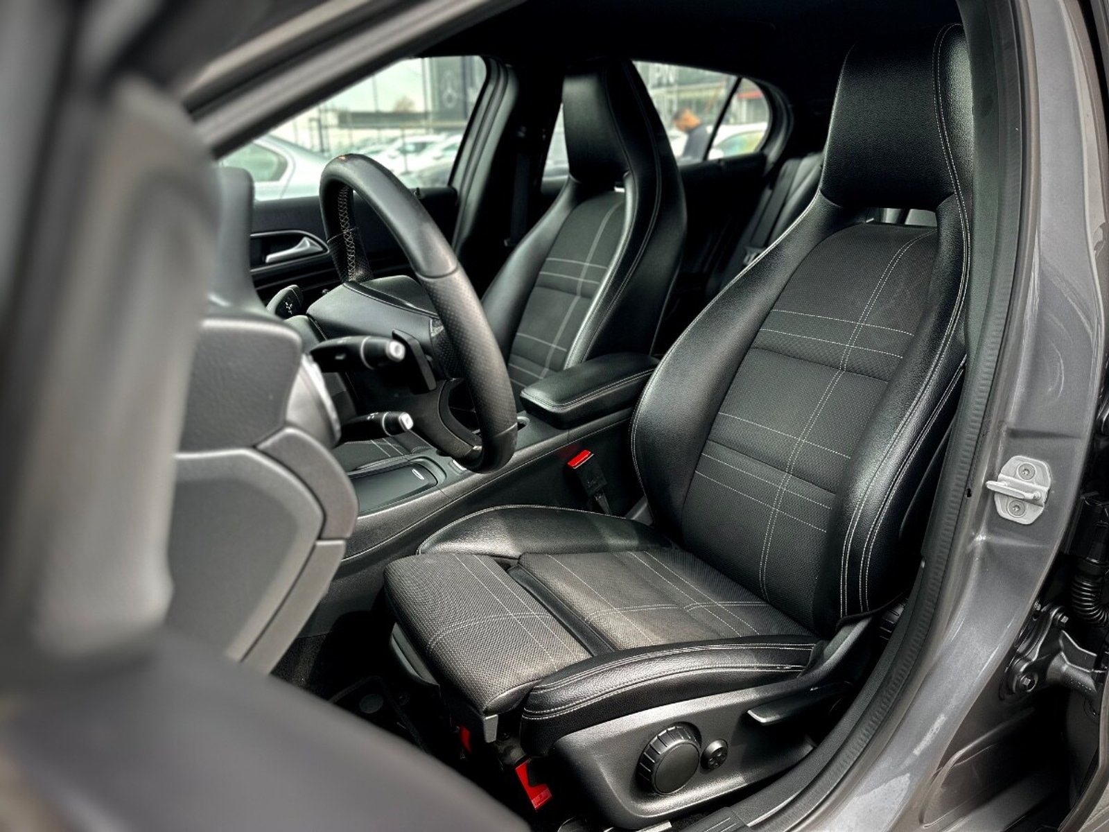 Mercedes-Benz GLA 200 URBAN 2017 - Imagen 10 de 10