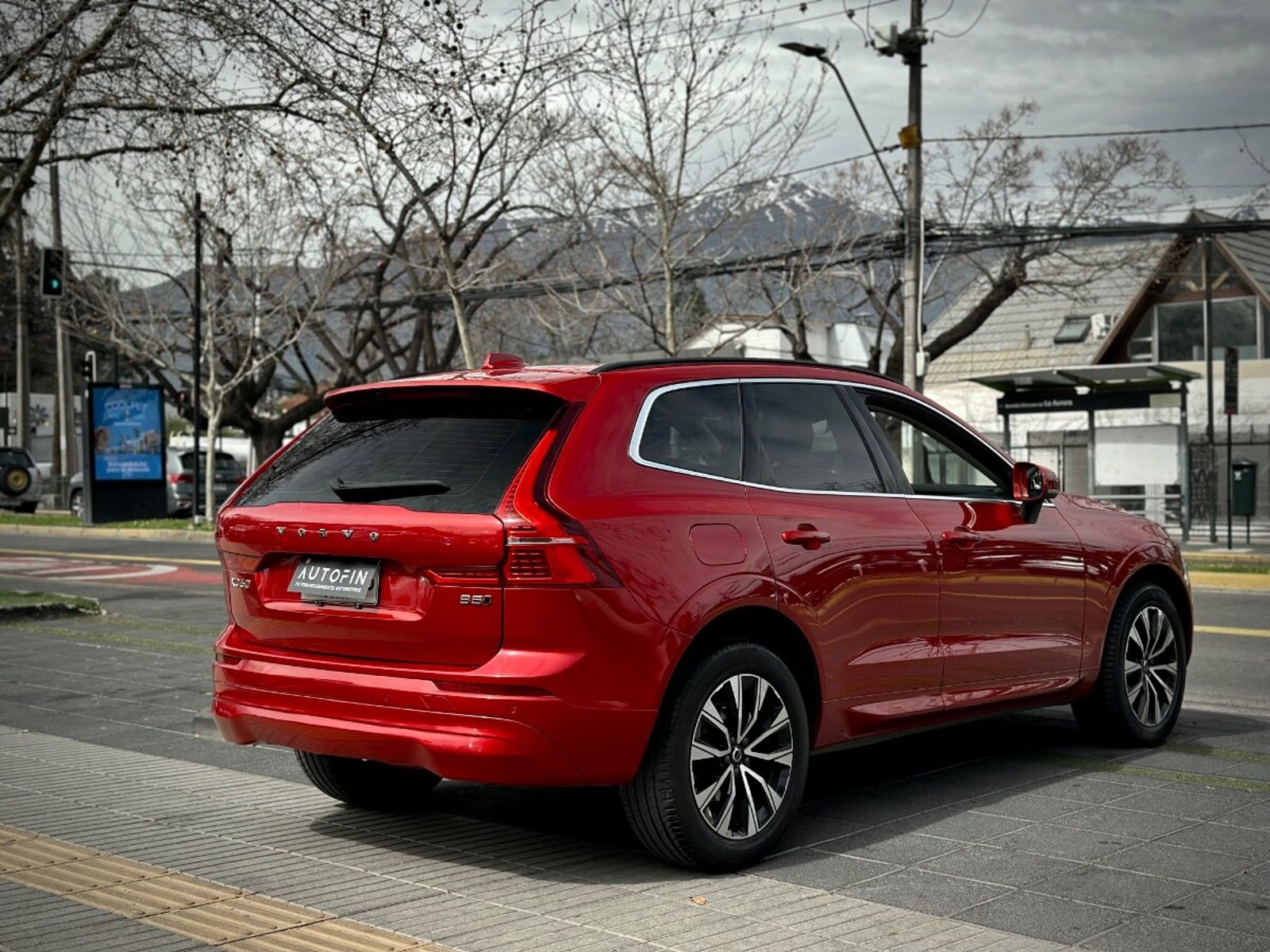 Volvo XC60 B5 PLUS HYBRID 2024 - Imagen 6 de 10