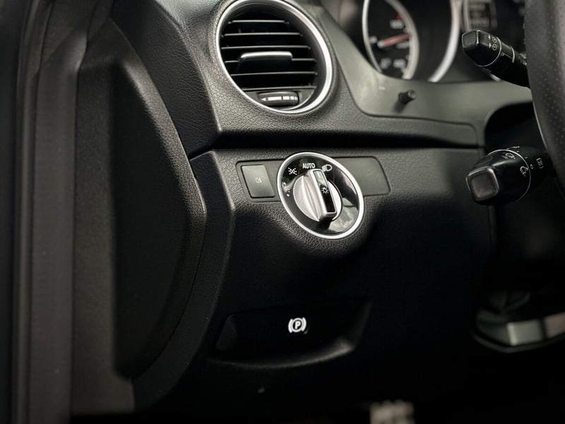 Mercedes-Benz C63 AMG 2012 - Imagen 9 de 10