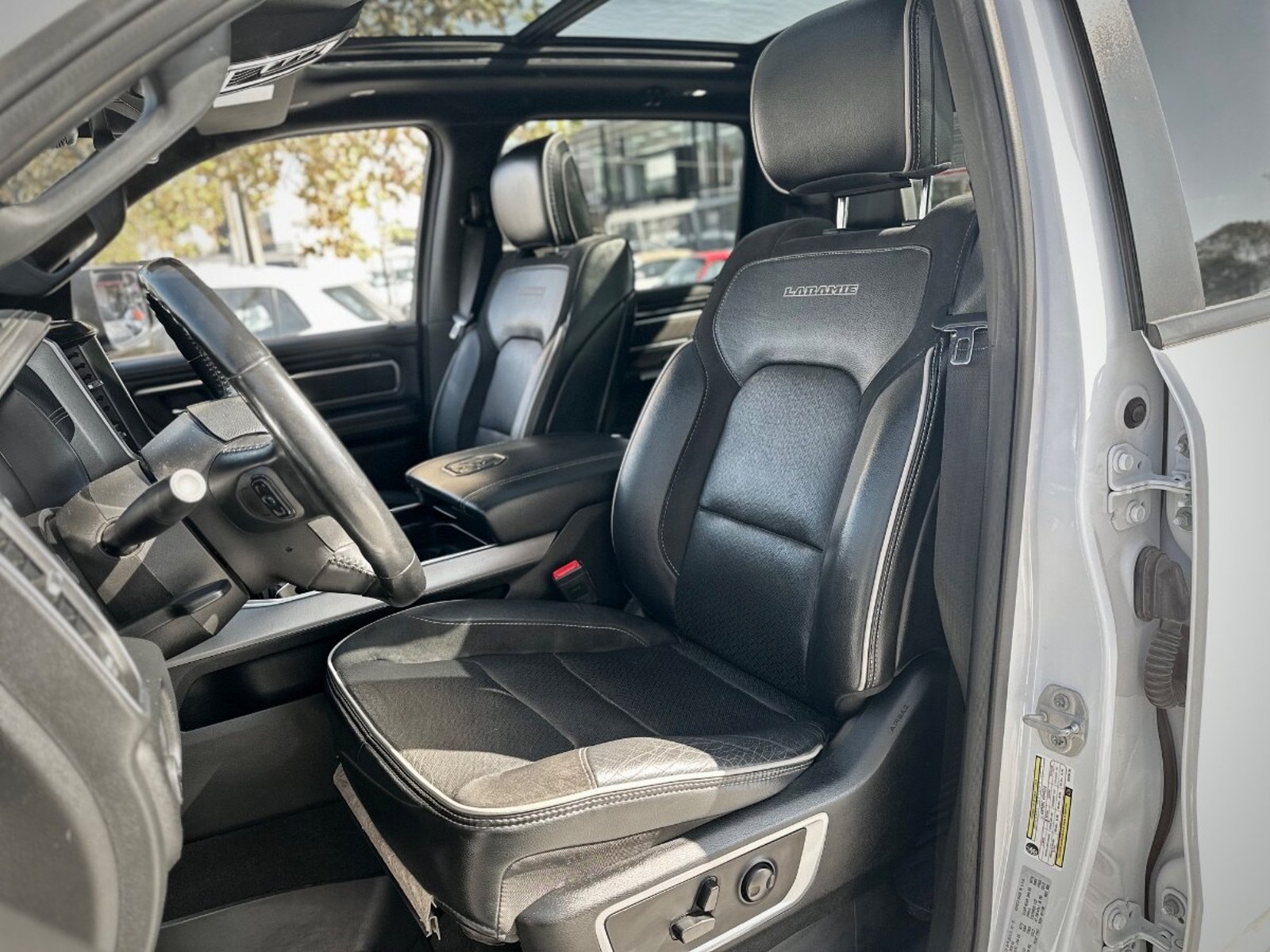 RAM 1500 LARAMIE SPORT 2023 - Imagen 10 de 10