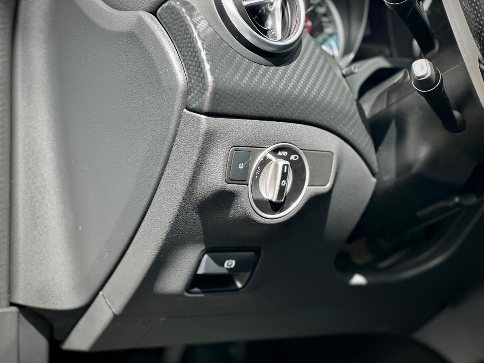 MERCEDES-BENZ A200 D 2017 - Imagen 9 de 10