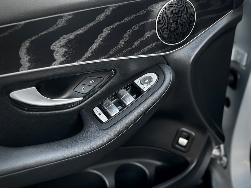 Mercedes-Benz GLC 200 COUPE 2022 - Imagen 8 de 10