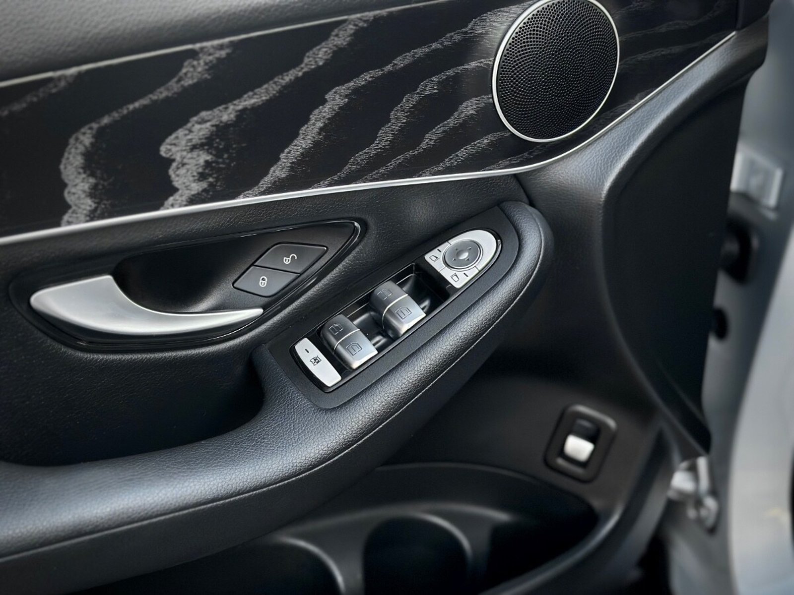 Mercedes-Benz GLC 200 COUPE 2022 - Imagen 8 de 10