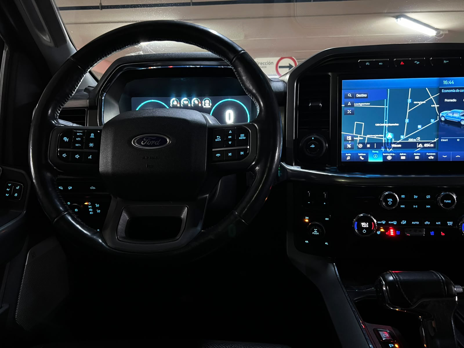 Ford F-150 2022 - Imagen 14 de 20