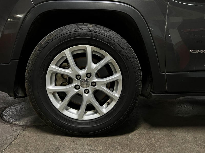 Jeep CHEROKEE 3.2 LIMITED 4X4 AT 5P 2018 - Imagen 8 de 10