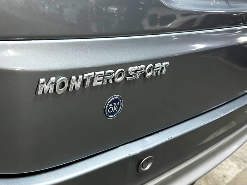Mitsubishi MONTERO SPORT 3.0 4X2 AT 5P 2019 - Imagen 7 de 10