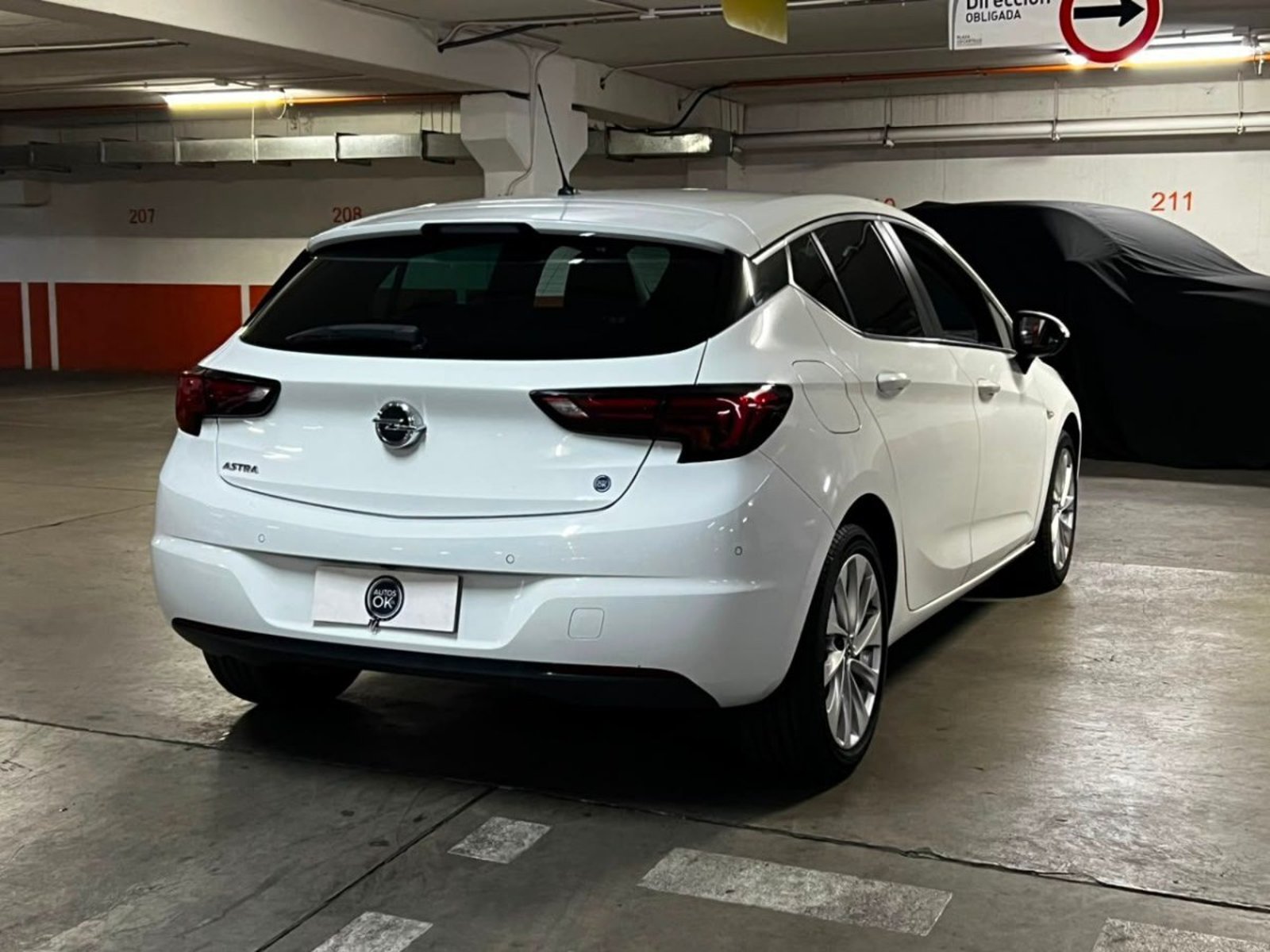Opel ASTRA ENJOY 1.4 MT 2020 - Foto 4 de 10