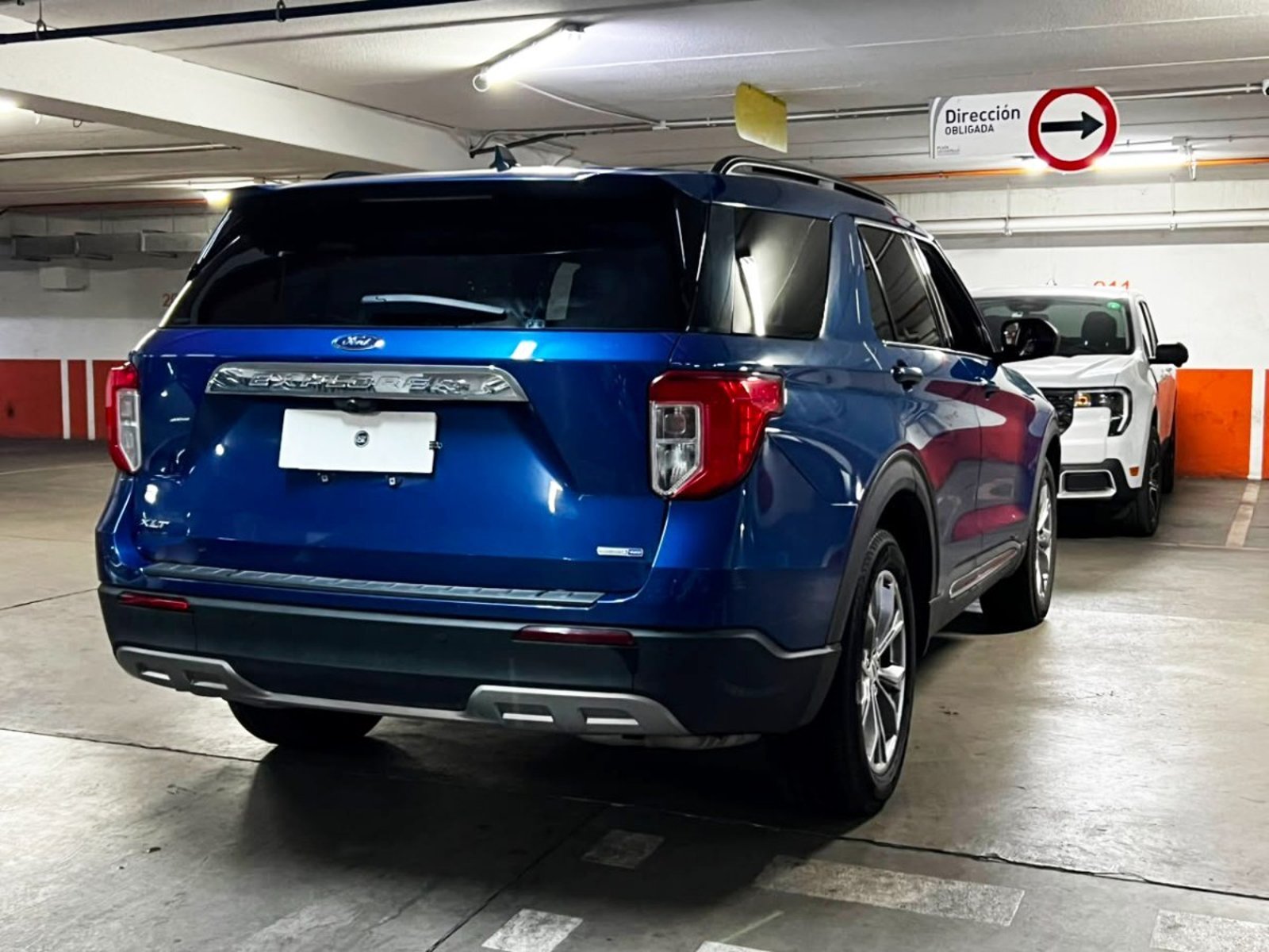 FORD EXPLORER XLT 2.3 ECOBOOST 4X4 2023 - Imagen 4 de 9
