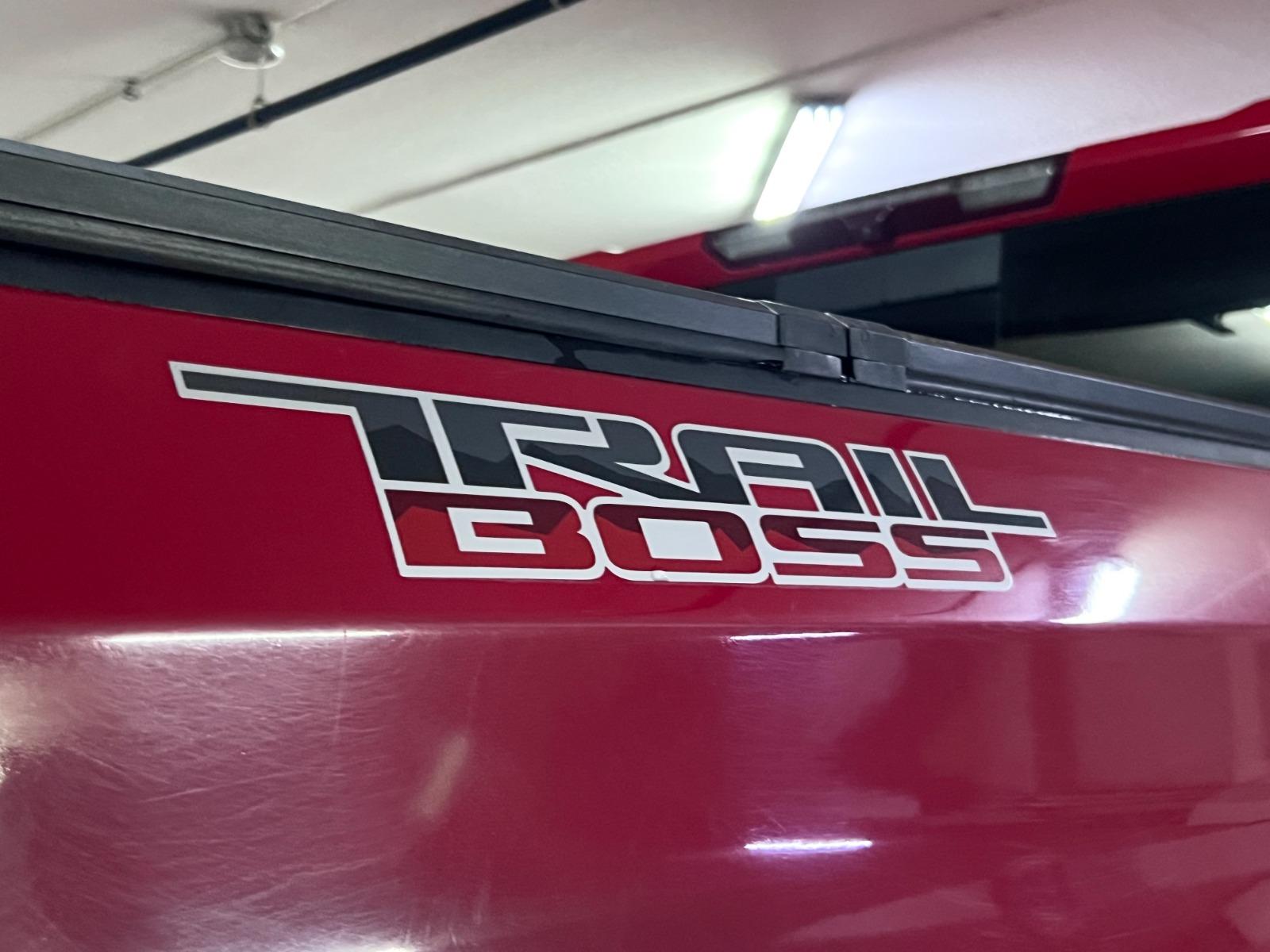 CHEVROLET SILVERADO LT TRAIL BOSS 2023 - Imagen 8 de 10