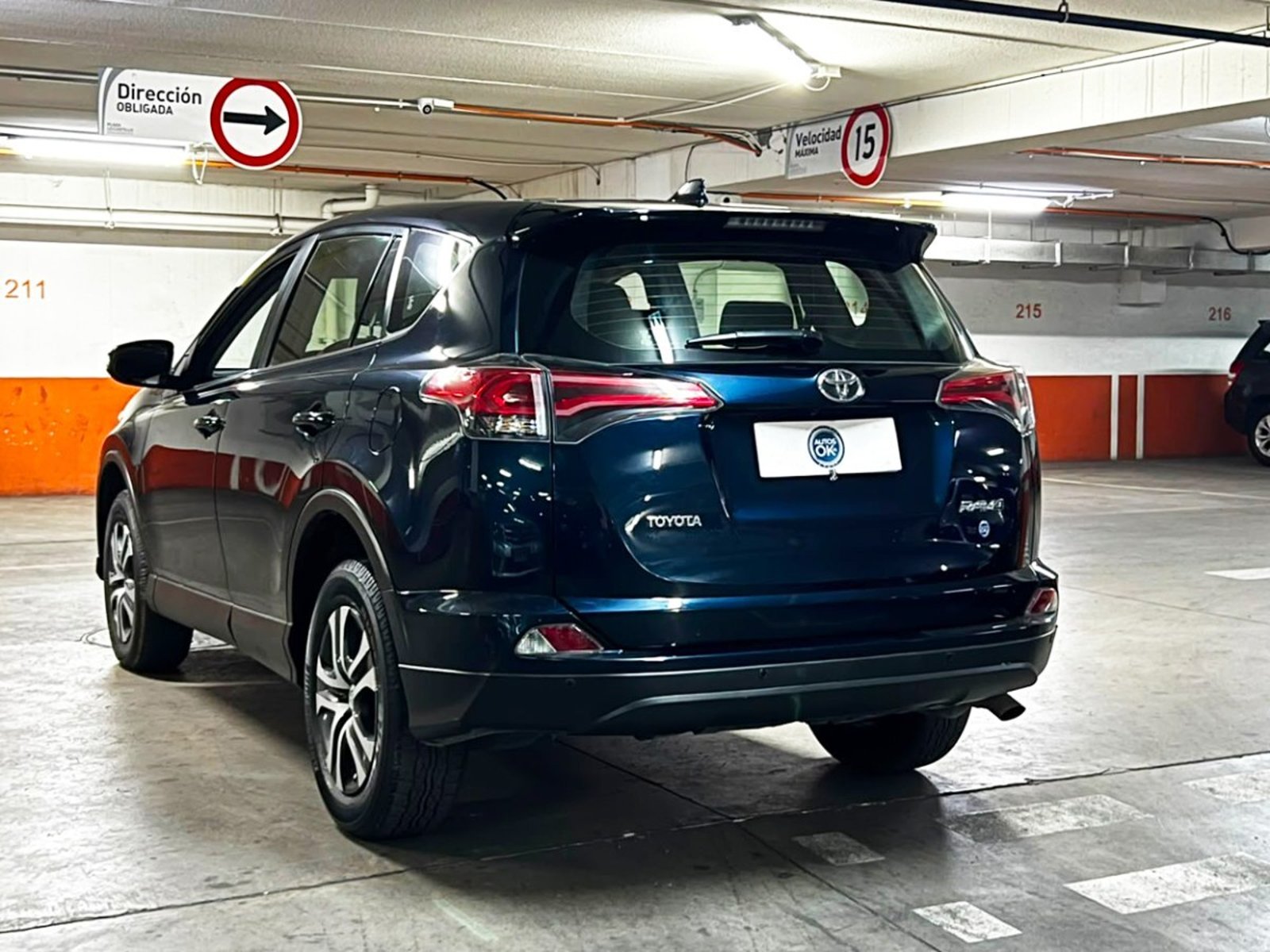TOYOTA RAV 4 2.0 LUJO MT 4x2 2018 - Imagen 6 de 10