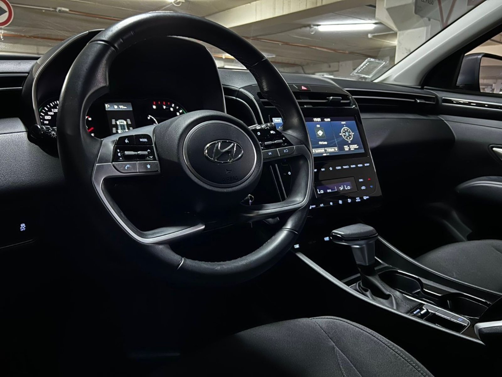 HYUNDAI TUCSON 2.0 4X4 2023 - Imagen 9 de 10