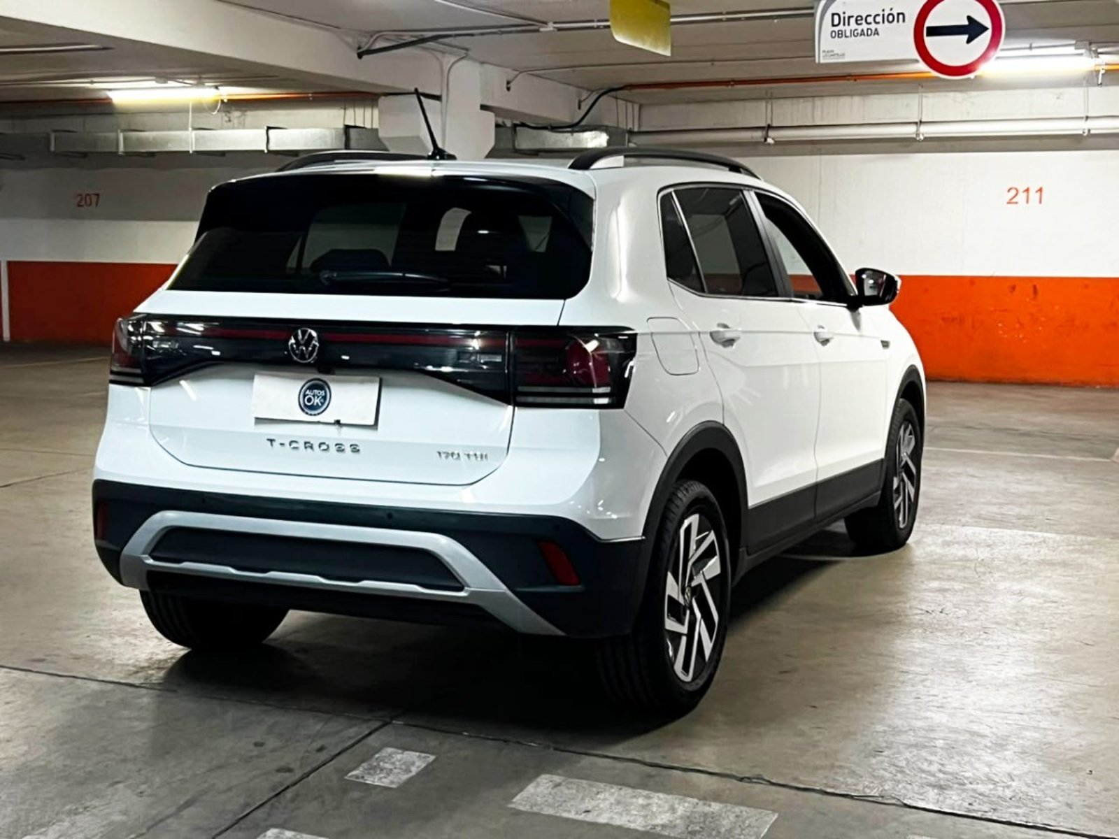 VOLKSWAGEN T-CROSS COMFORTLINE 170 TSI 2025 - Foto 4 de 10