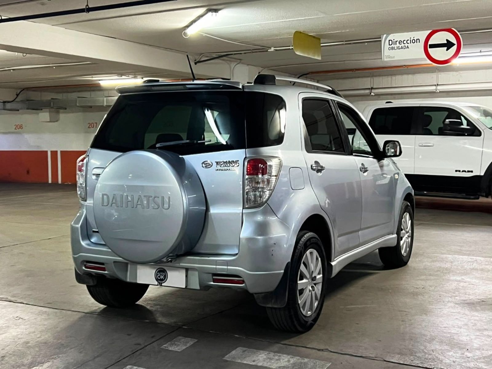 Daihatsu TERIOS 1.5 GLI 4X2 MT 5P 2013 - Imagen 4 de 10