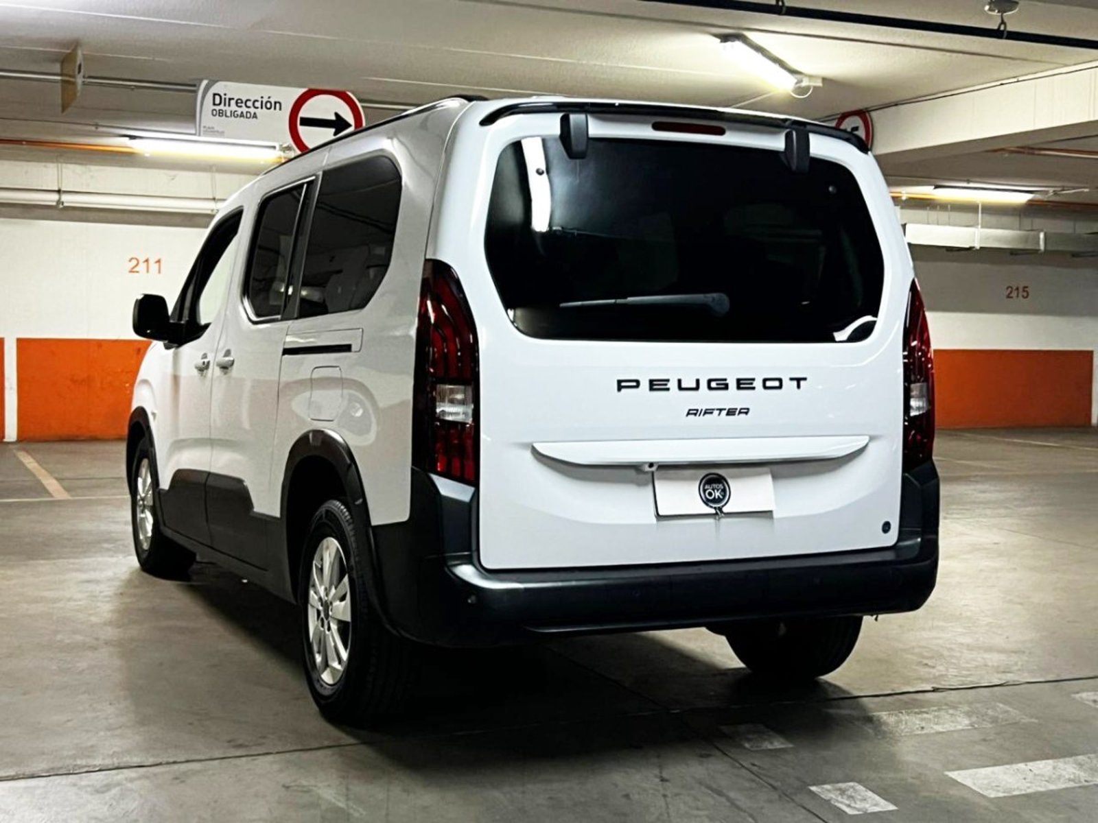 PEUGEOT RIFTER ALLURE 4X2 1.5 AUT 2025 - Imagen 6 de 10