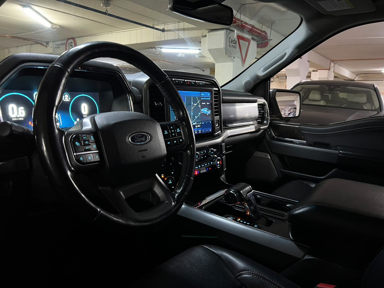 Ford F-150 2022 - Imagen 13 de 20