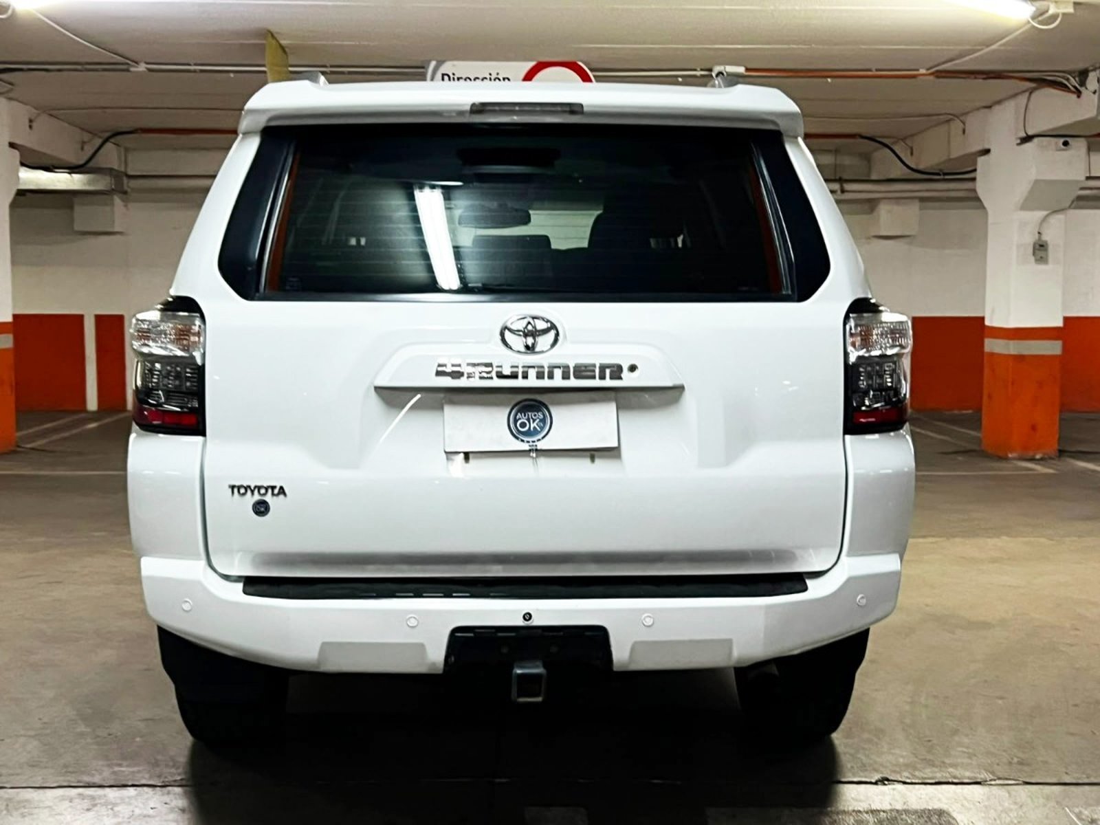 Toyota 4 RUNNER SR5 4X4 4.0 AUT 2018 - Foto 5 de 10